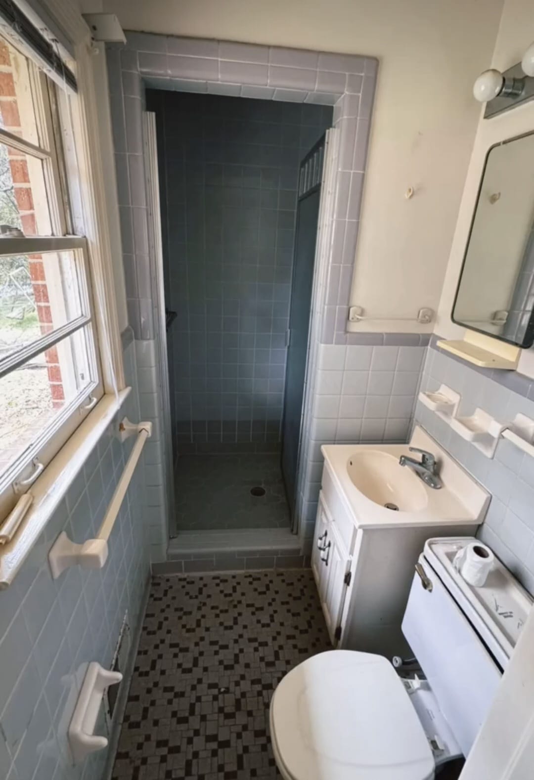 Bathroom Remodeling - before project photograph